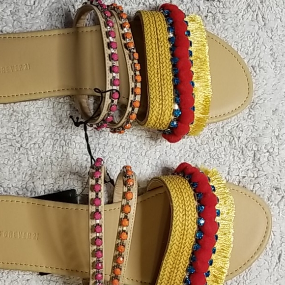NEW - Summer Sandals Multi Colored Flats - Picture 4 of 8